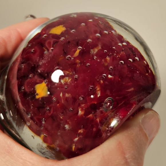 Murano Glass Apple Paperweight - Picture 9 of 11